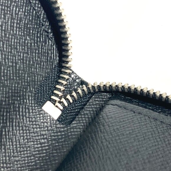 LOUIS VUITTON Black Leather Wallet - Picture 12 of 16
